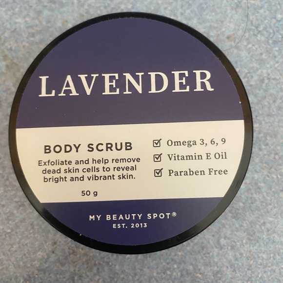 Set of 3 Body Scrubs + Bonus Nail Kit - Picture 6 of 10